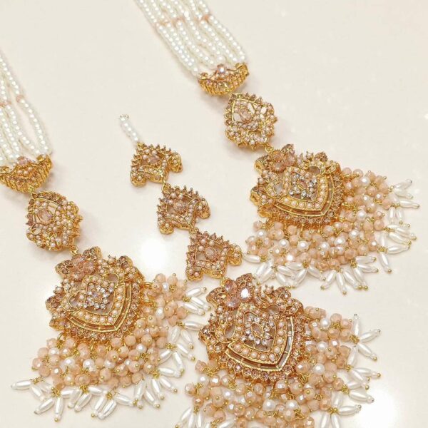 Earring & tikka